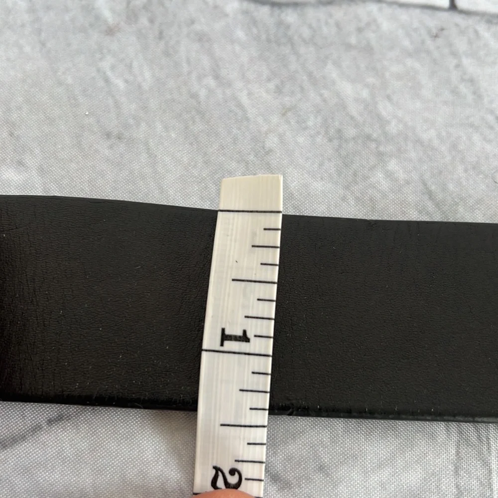 Michael Michael Kors black leather MK front logo belt size medium 6